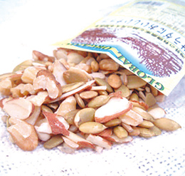 サラダにおいしいナッツ